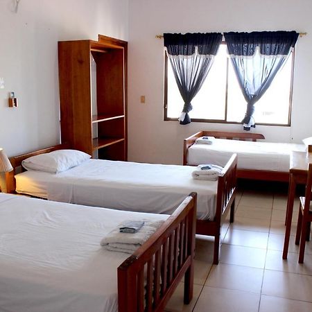 Galapagos Best Hostel Puerto Ayora  Ngoại thất bức ảnh