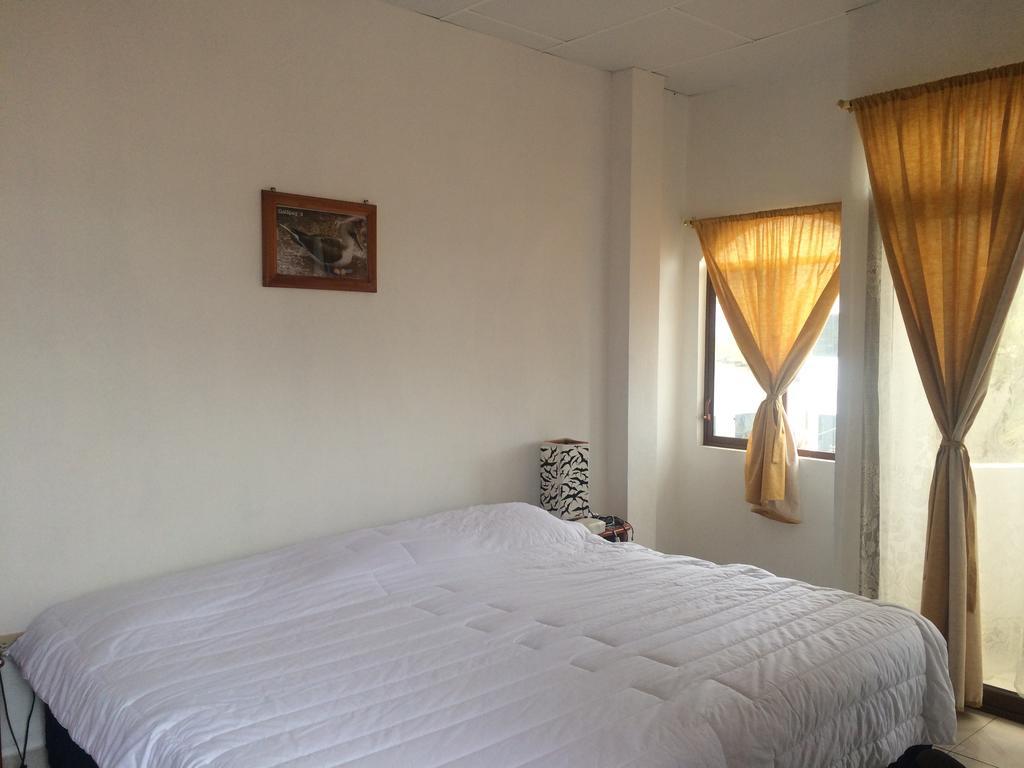Galapagos Best Hostel Puerto Ayora  Phòng bức ảnh