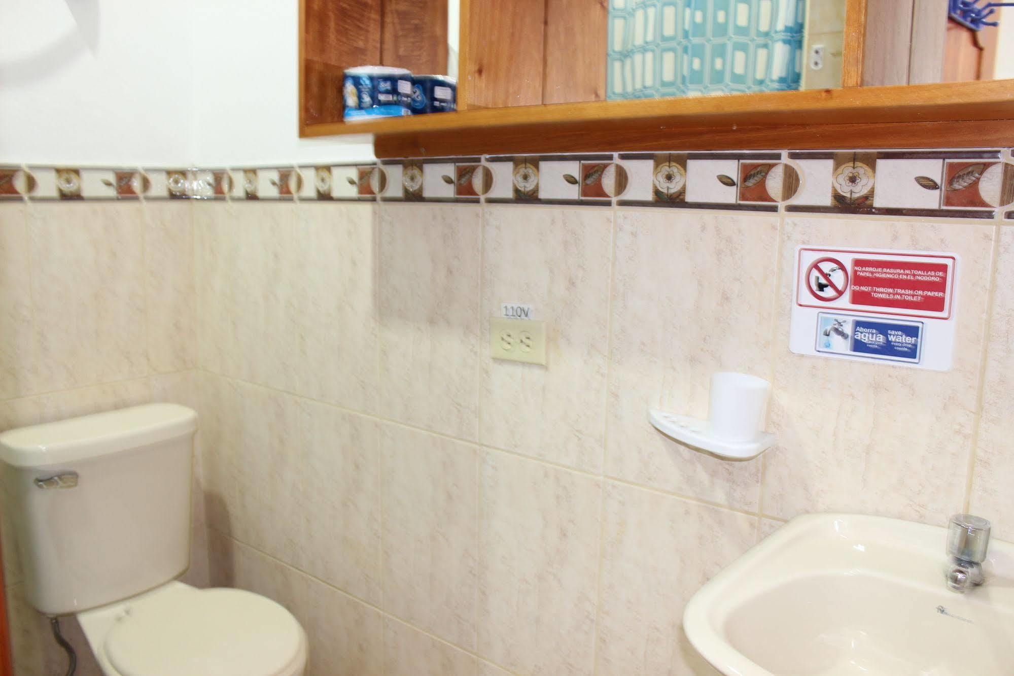 Galapagos Best Hostel Puerto Ayora  Ngoại thất bức ảnh