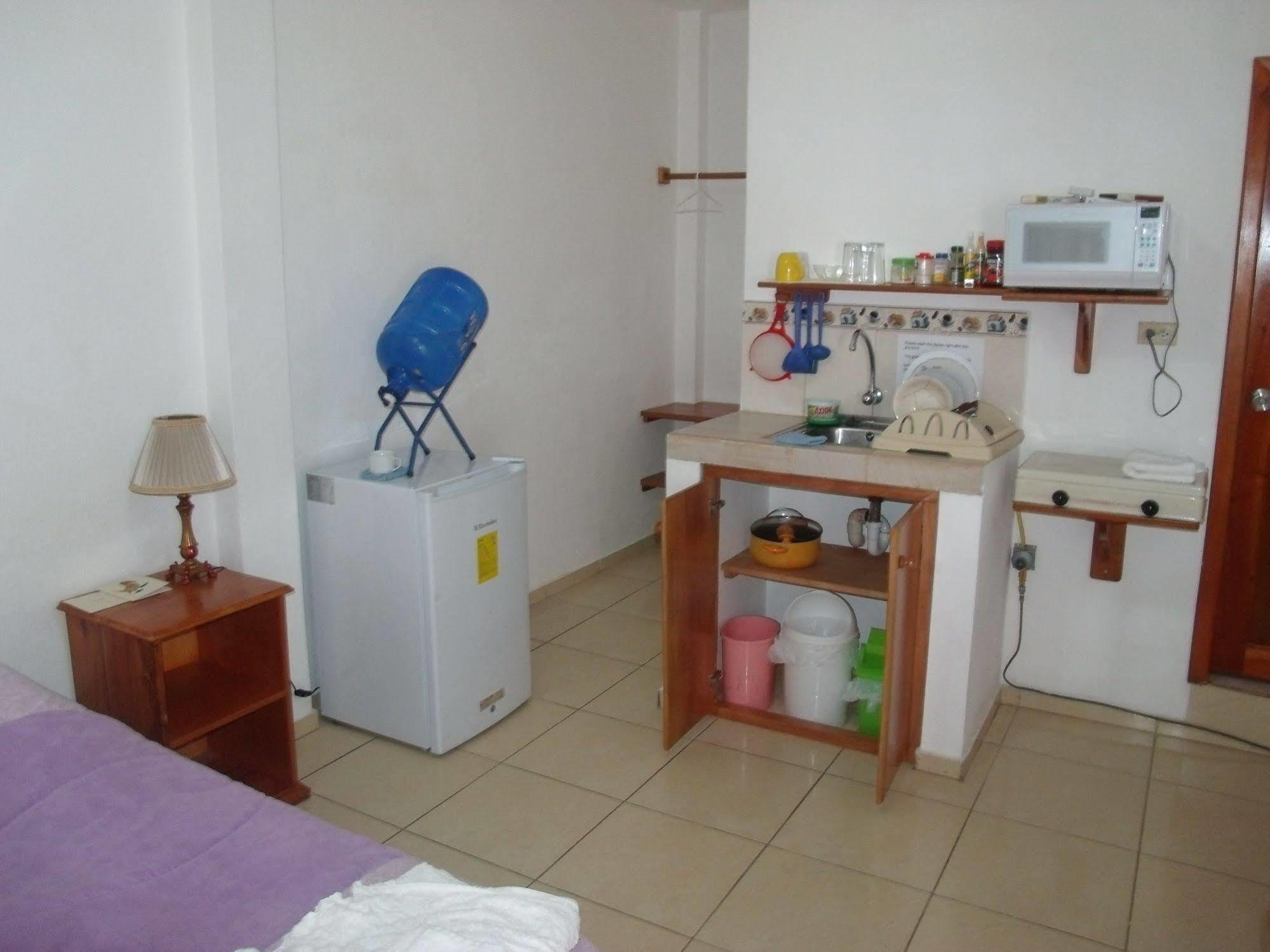 Galapagos Best Hostel Puerto Ayora  Ngoại thất bức ảnh