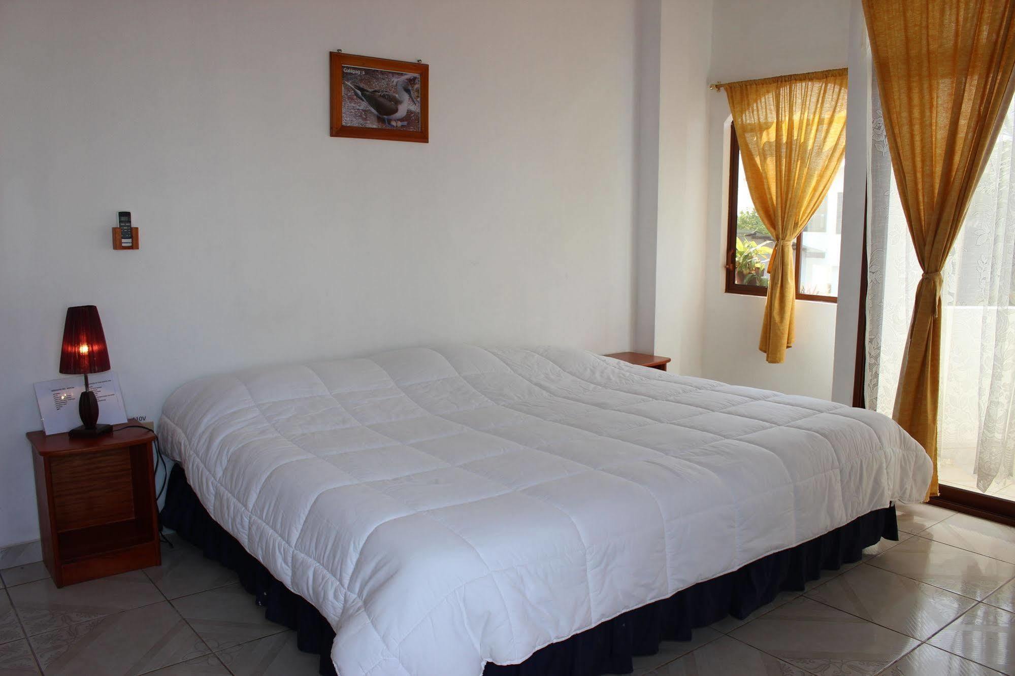 Galapagos Best Hostel Puerto Ayora  Ngoại thất bức ảnh
