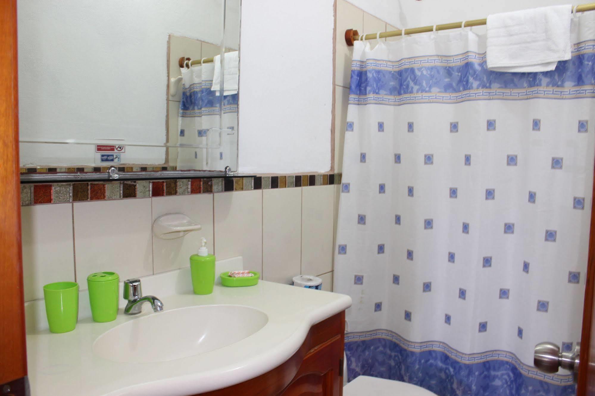 Galapagos Best Hostel Puerto Ayora  Ngoại thất bức ảnh