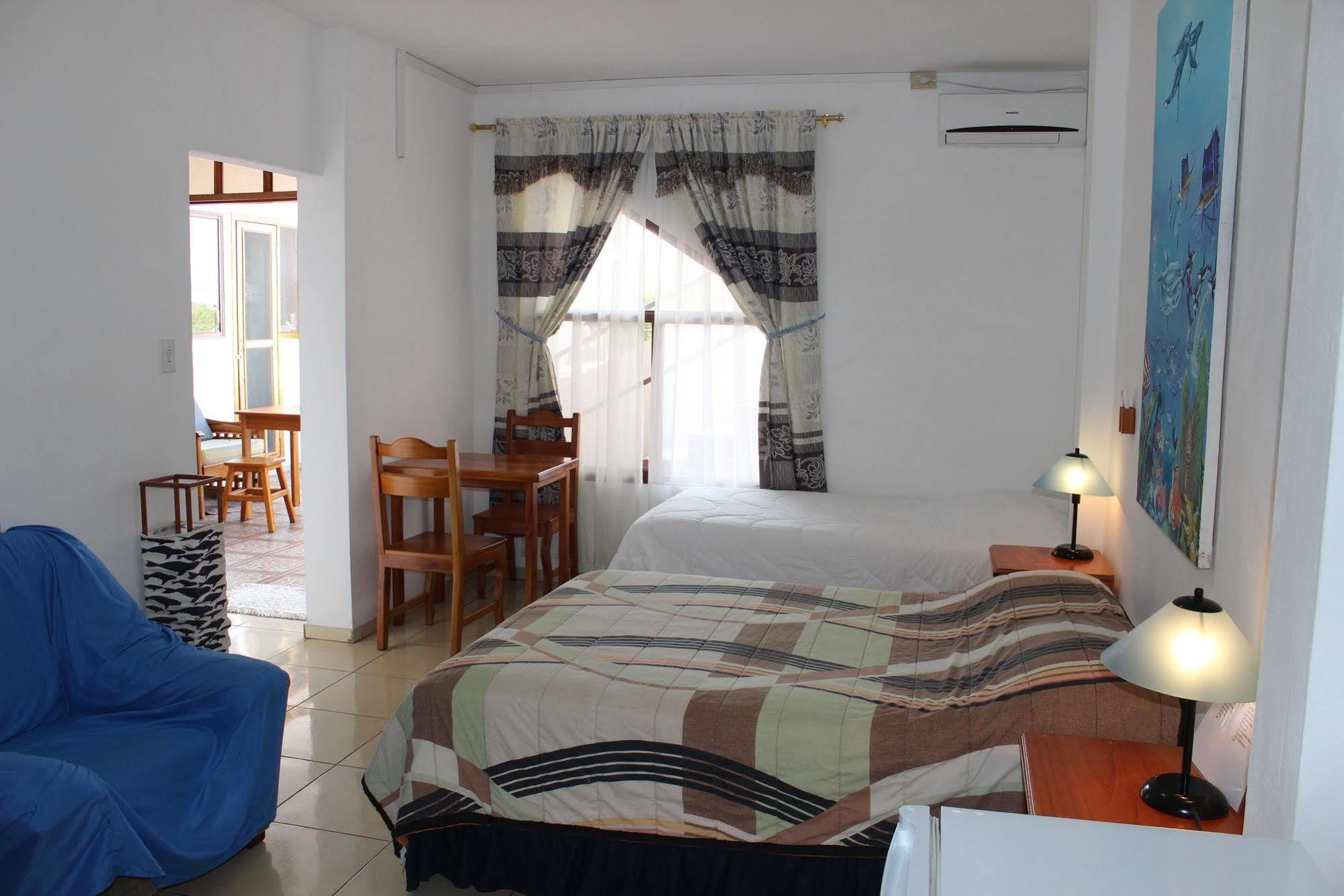 Galapagos Best Hostel Puerto Ayora  Ngoại thất bức ảnh