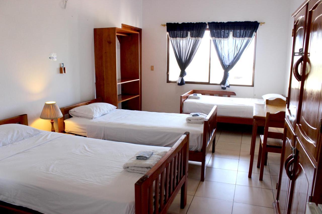Galapagos Best Hostel Puerto Ayora  Ngoại thất bức ảnh