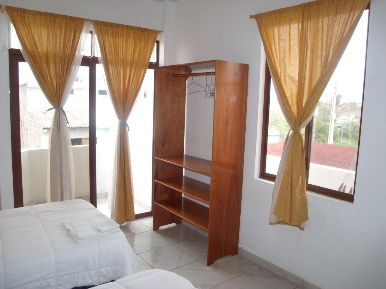 Galapagos Best Hostel Puerto Ayora  Ngoại thất bức ảnh